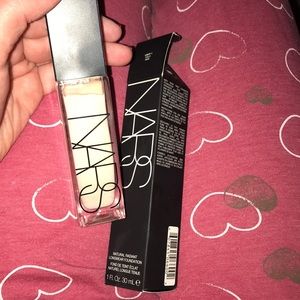 NARS Light 1 Foundation Natural Longwear Full